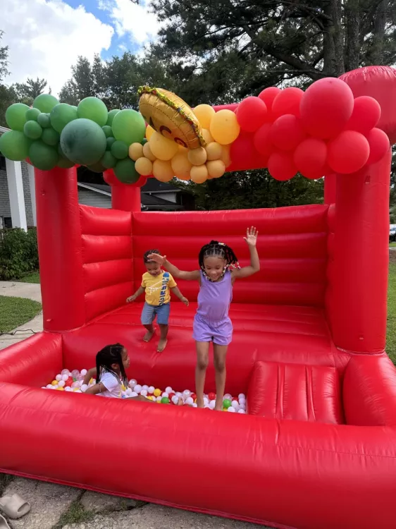 10x10 Luxe Red Ball Pit Bounce